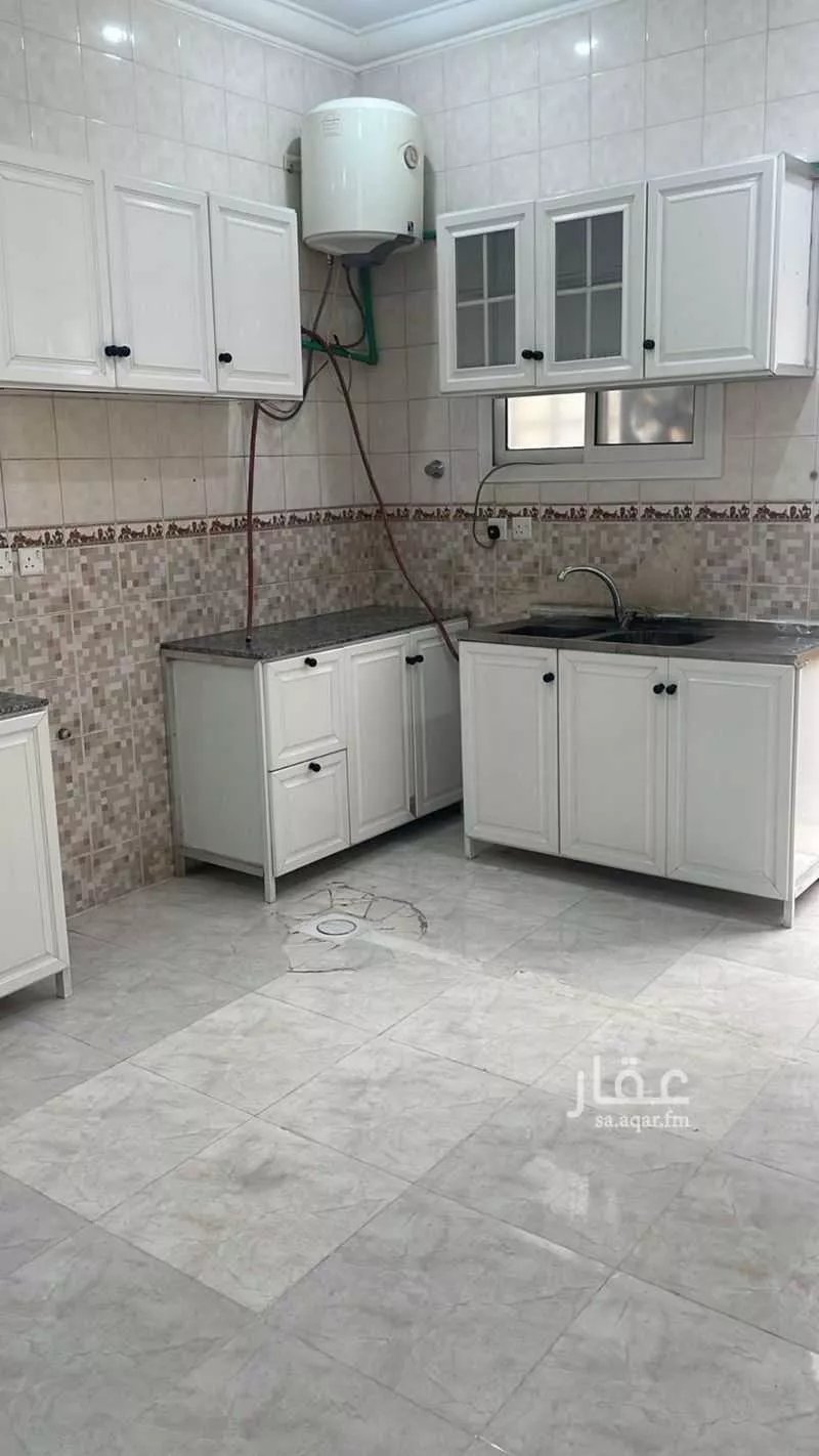 شقة 4 غرف في الملقا 3