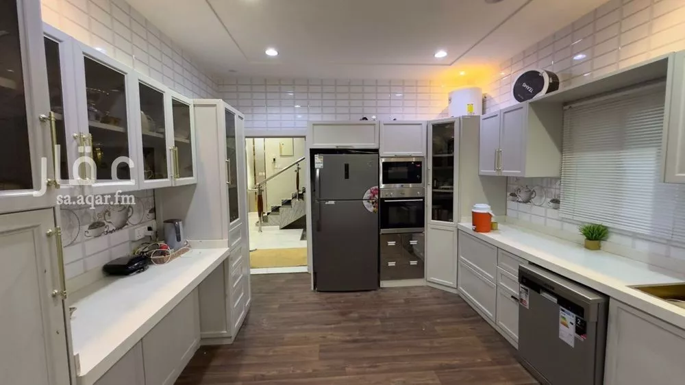 8 bedroom villa in Al Mahdiyyah 11