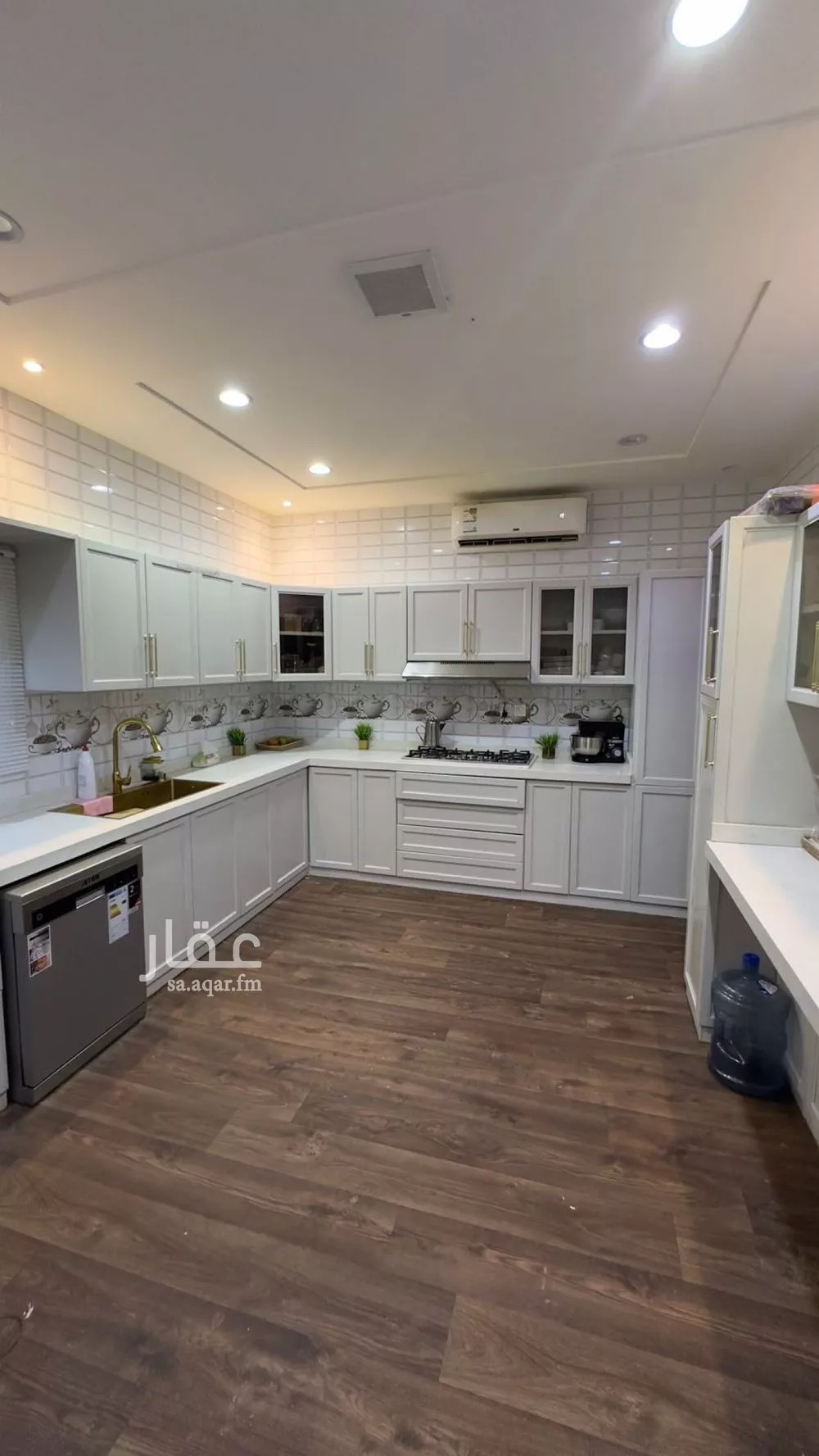 8 bedroom villa in Al Mahdiyyah 4