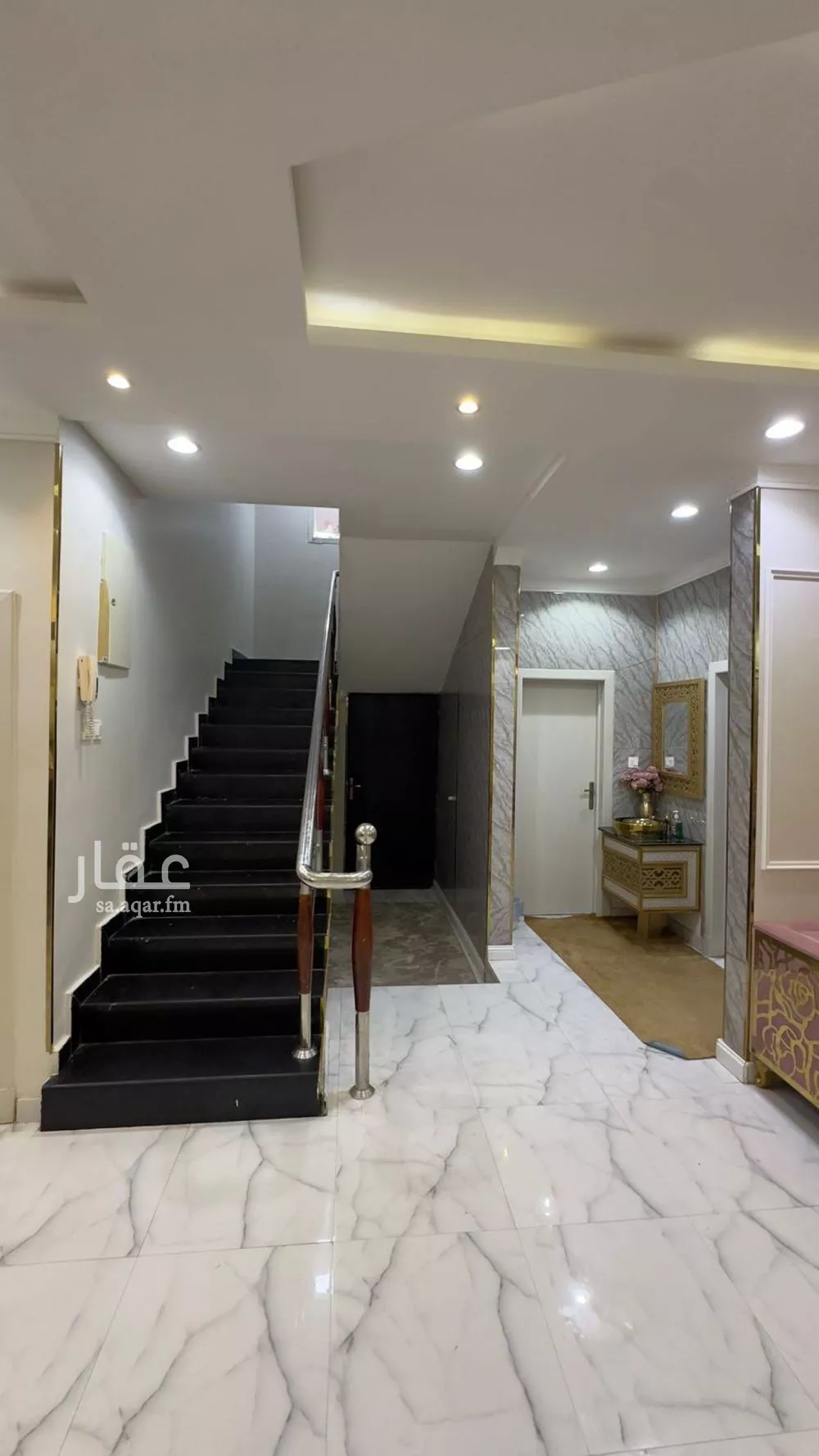 8 bedroom villa in Al Mahdiyyah 9
