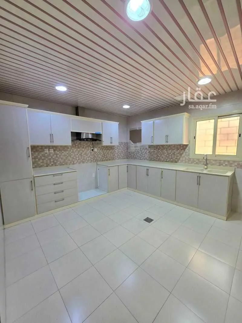 3 bedroom apartment in Dahiat King Fahd 8