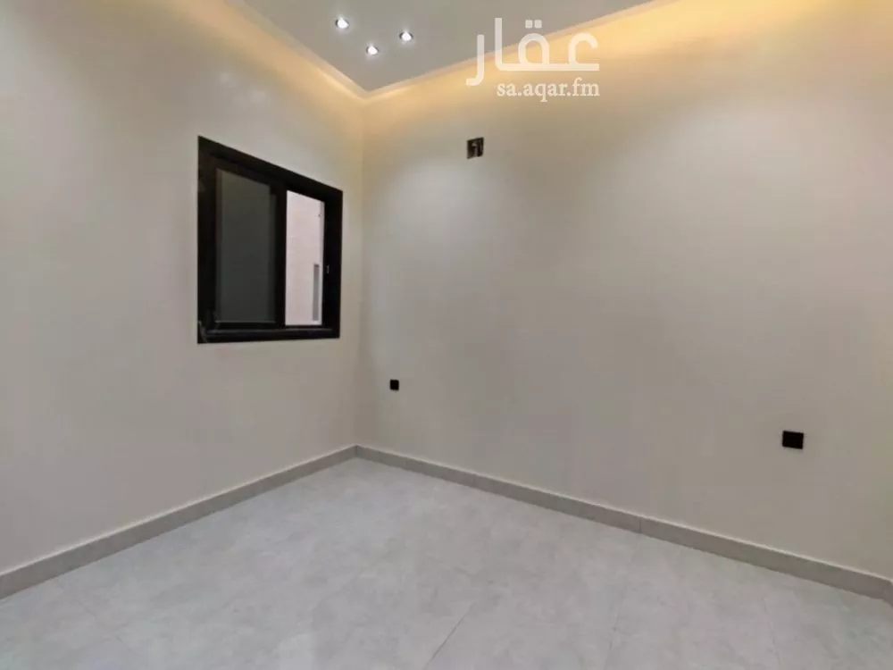 فيلا 5 غرف في الرمال 2