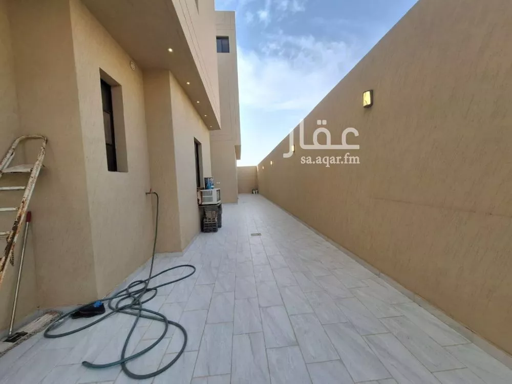 5 bedroom villa in Al Mahdiyyah 4