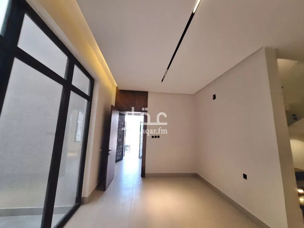 5 bedroom villa in Al Mahdiyyah 2