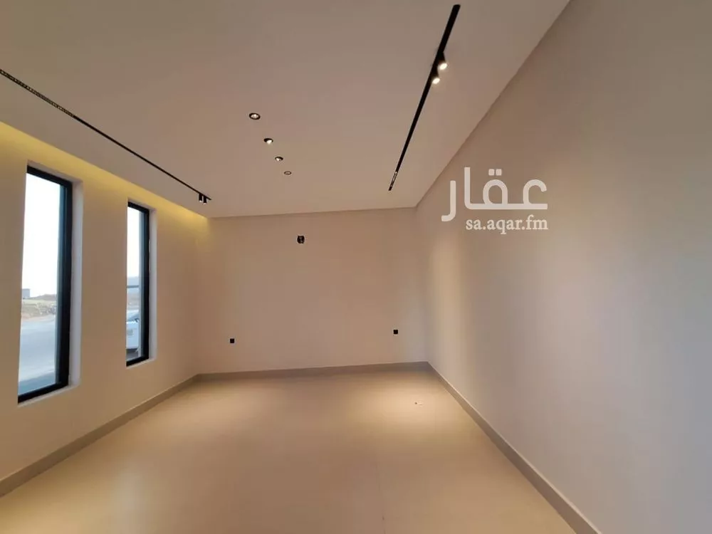 5 bedroom villa in Al Mahdiyyah 3