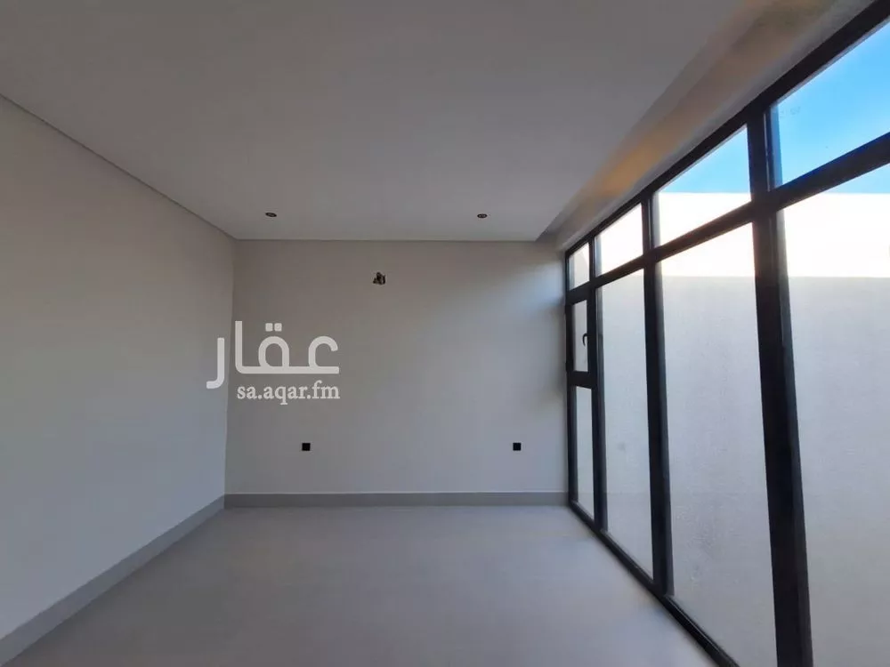 5 bedroom villa in Al Mahdiyyah 6