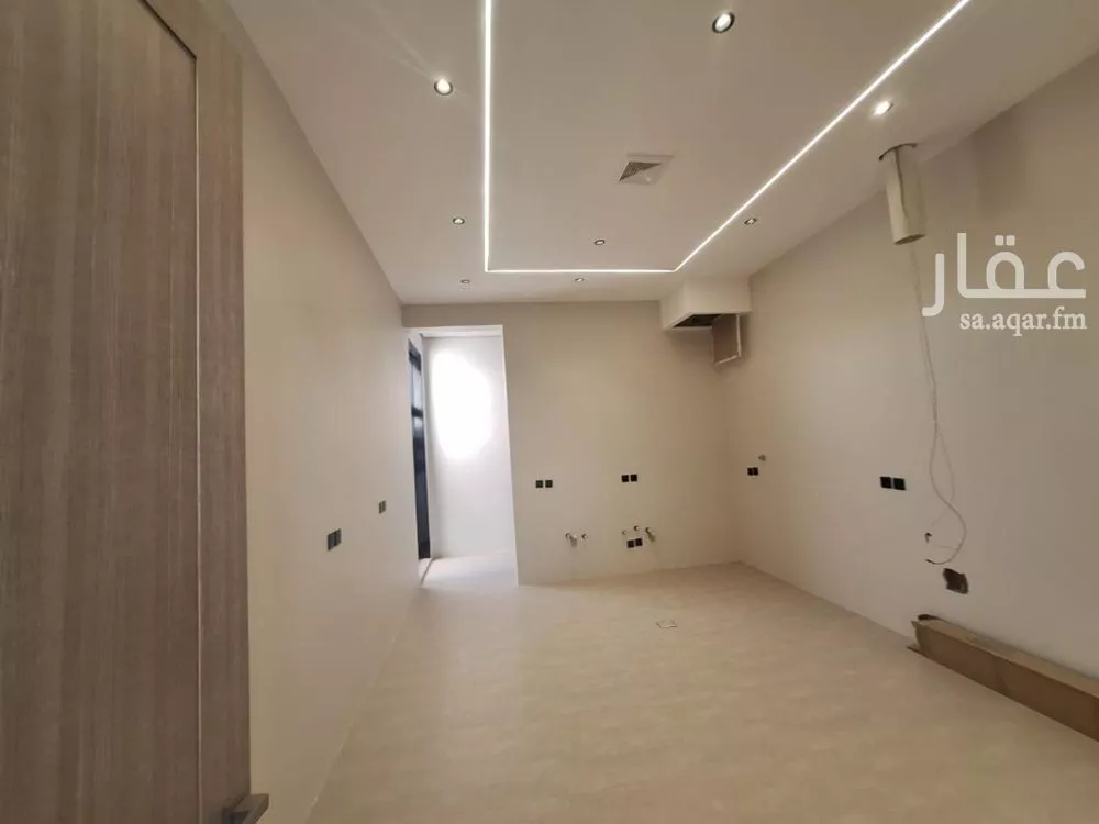 6 bedroom villa in Dhahrat Laban 7
