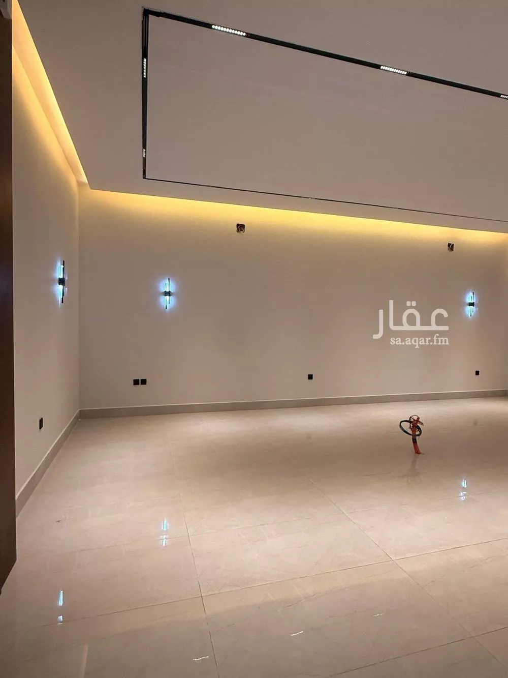 فيلا 5 غرف في الخليج 13