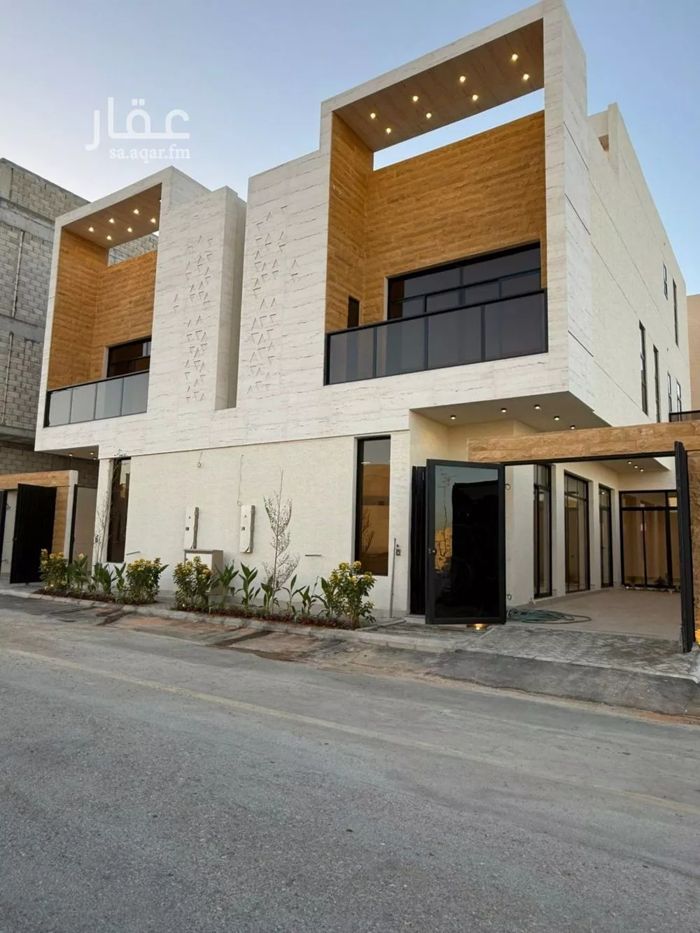 6 bedroom villa in Al Mahdiyyah 2