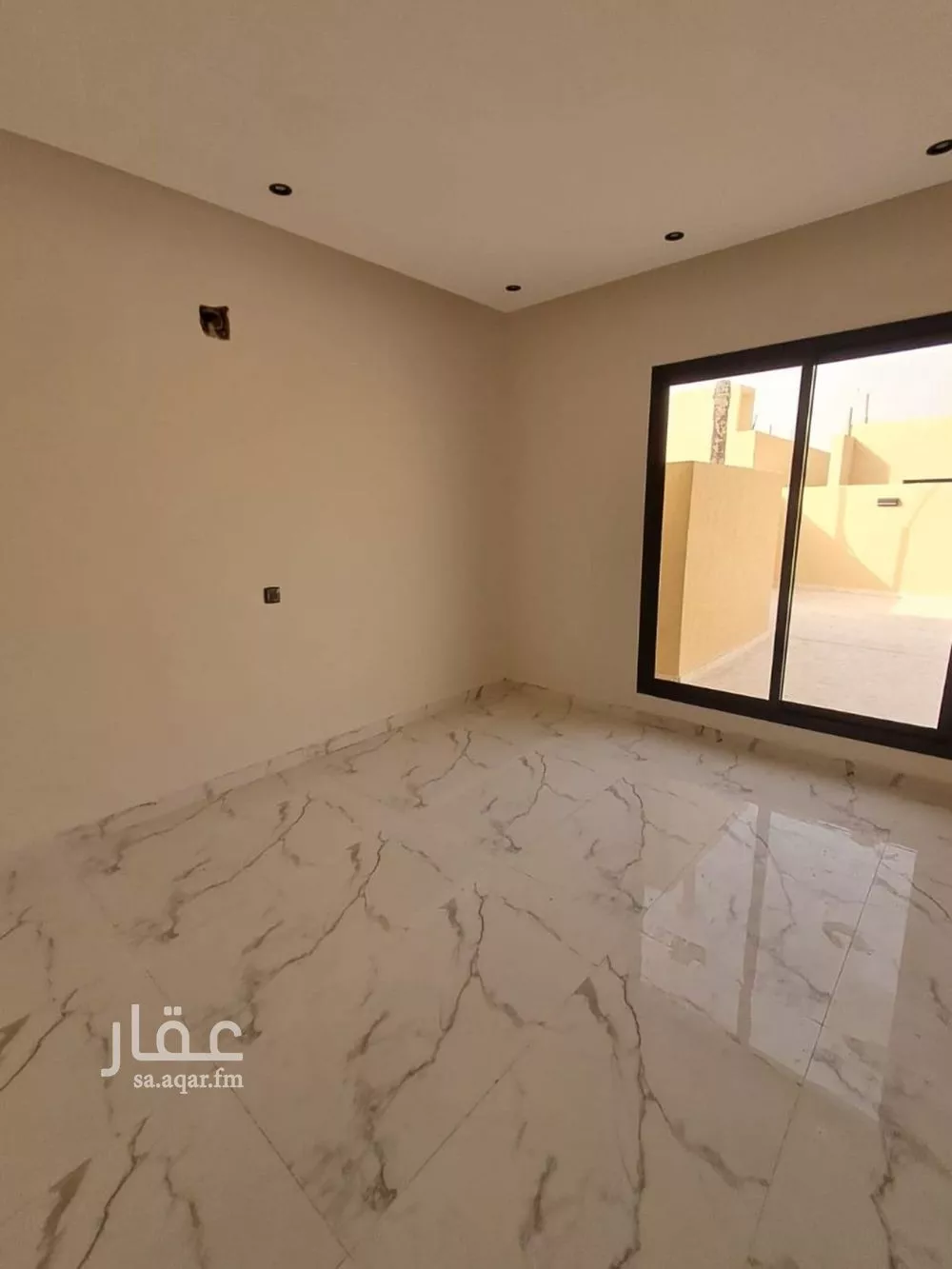 فيلا 5 غرف في طويق 12