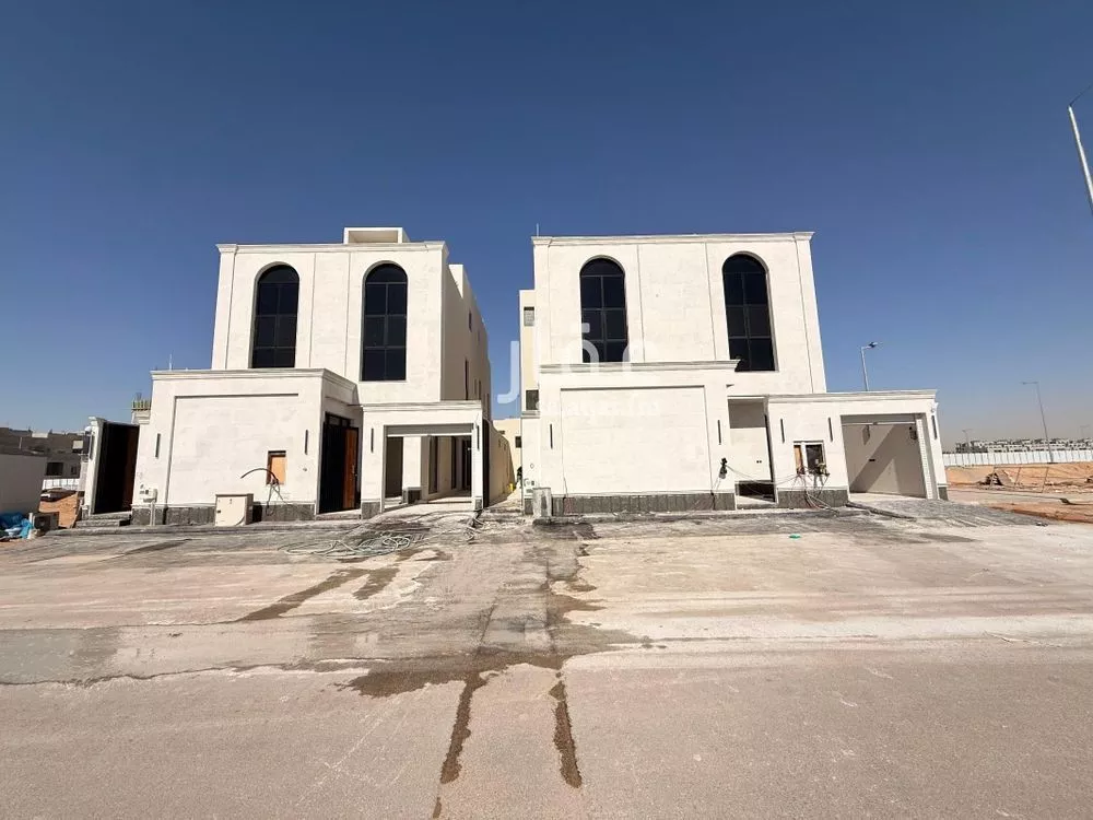 7 bedroom villa in Al Rimal 15