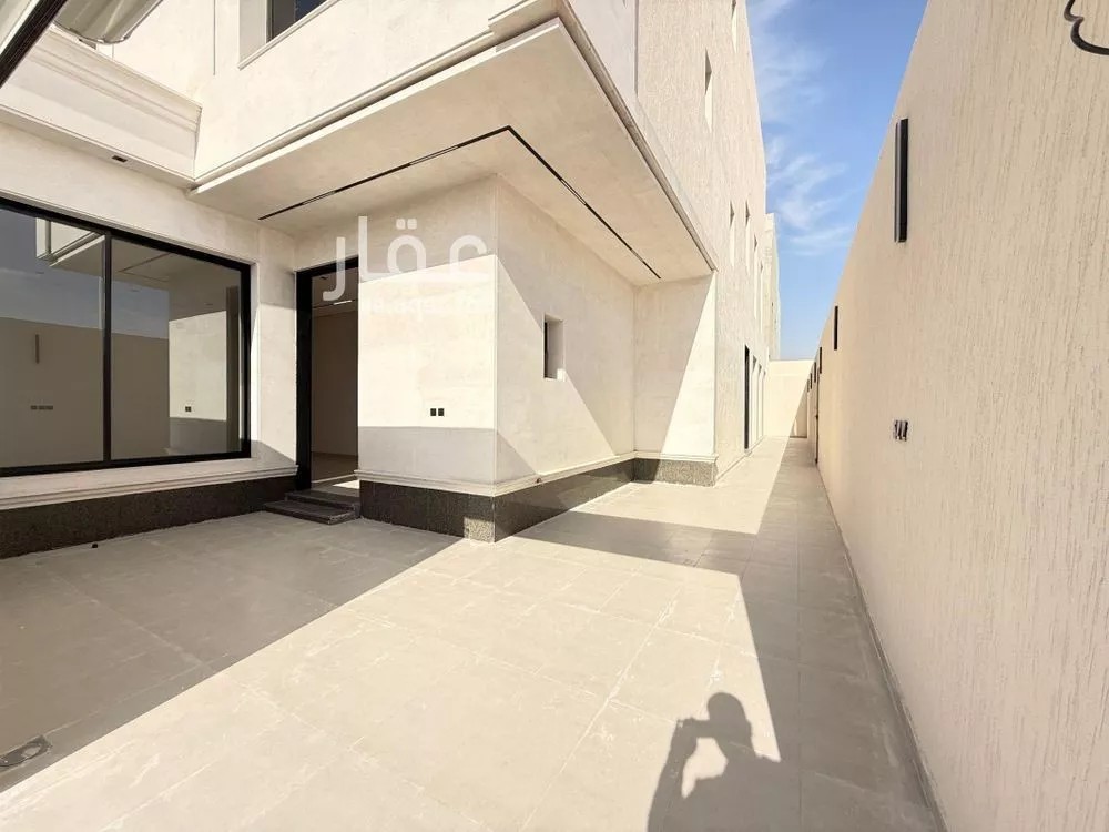 7 bedroom villa in Al Rimal 4