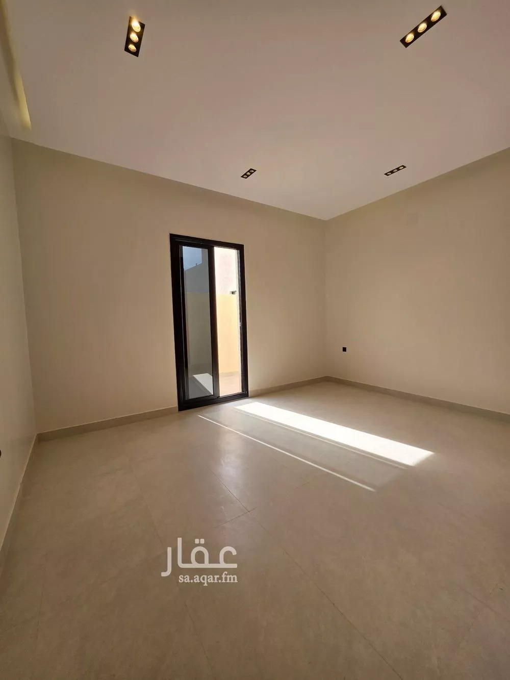 فيلا 6 غرف في الرمال 20