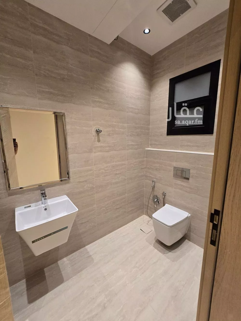 3 bedroom apartment in Al Munsiyah 10