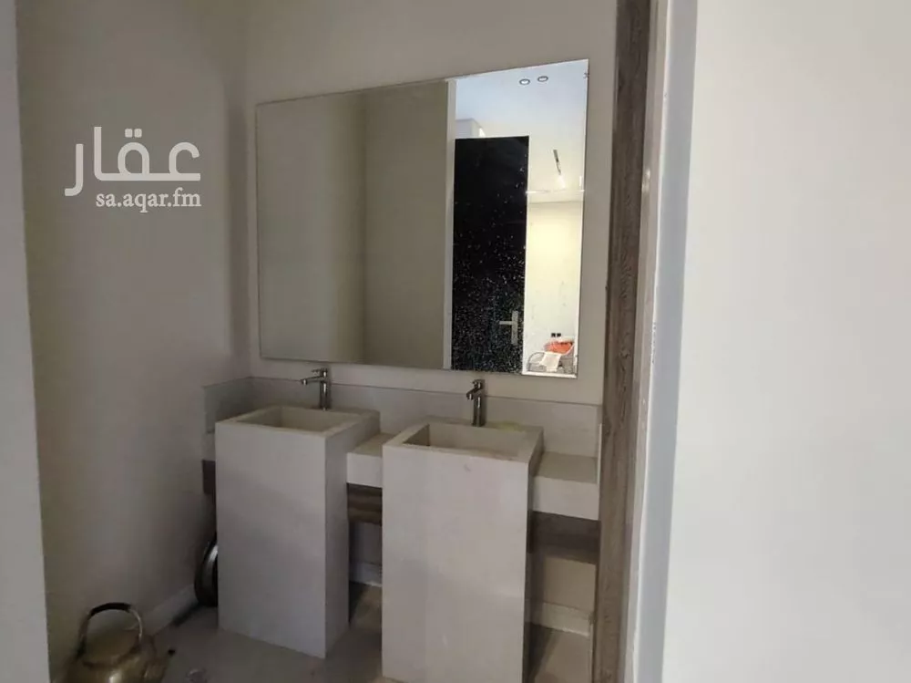 فيلا 6 غرف في العريجاء الغربية 3
