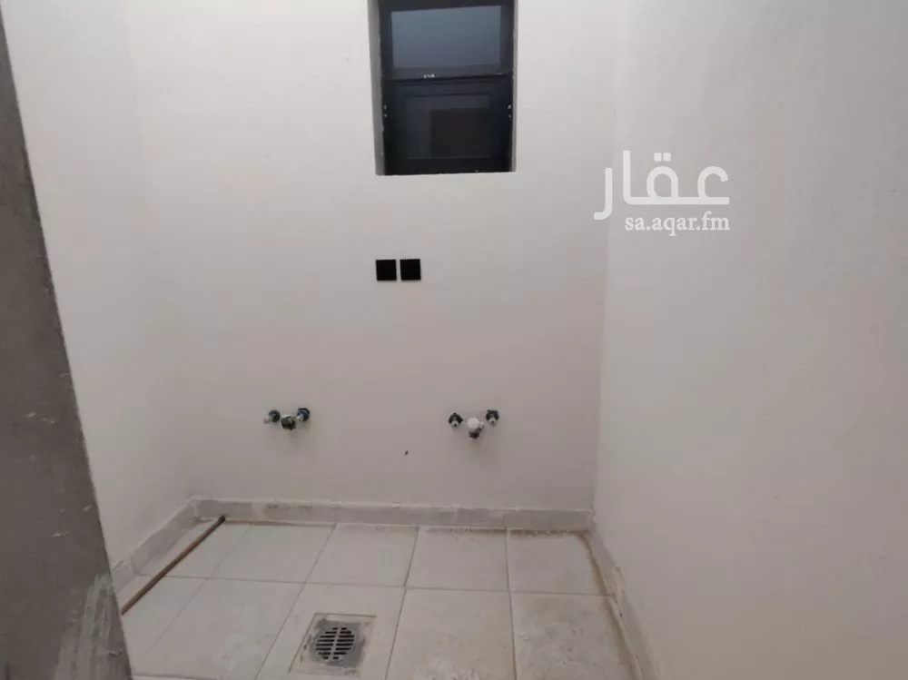 فيلا 6 غرف في العريجاء الغربية 10