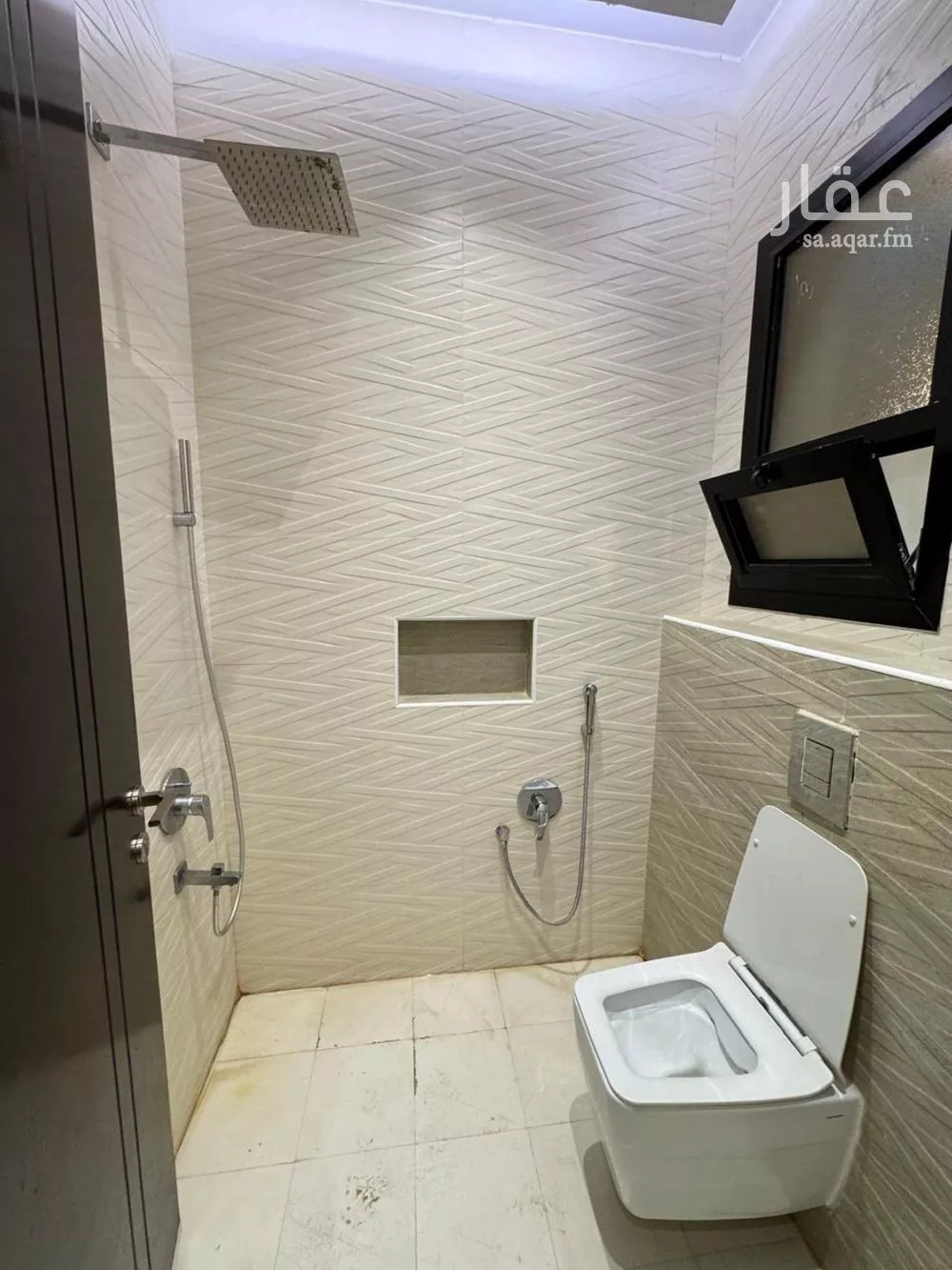 5 bedroom villa in Al Yarmouk 11