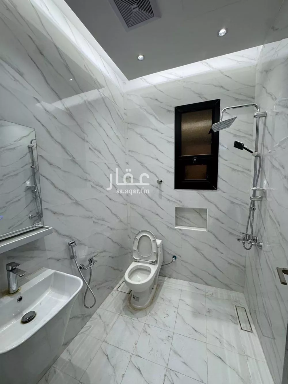 5 bedroom villa in Al Yarmouk 22