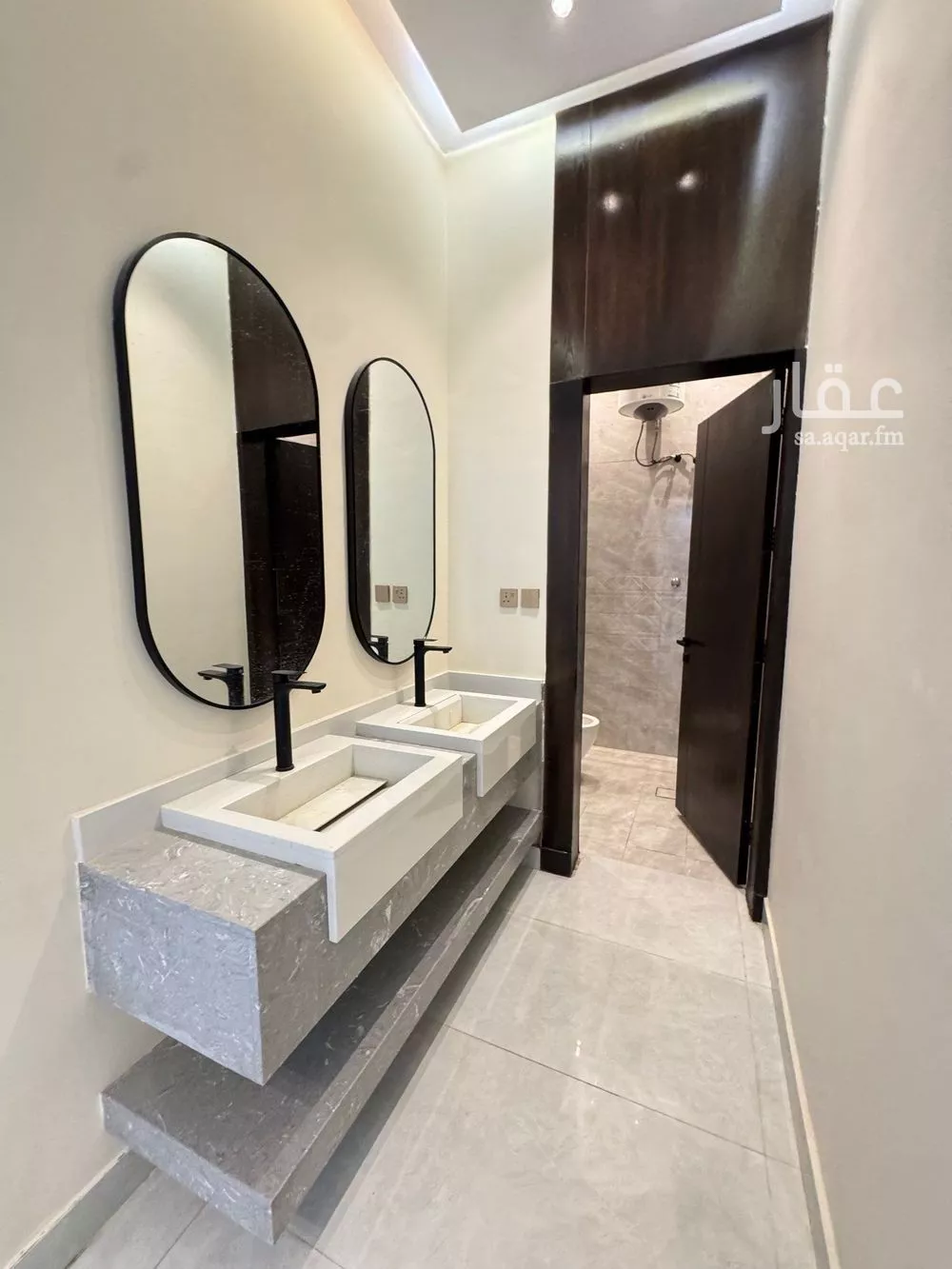 6 bedroom villa in Al Janadriyah 11