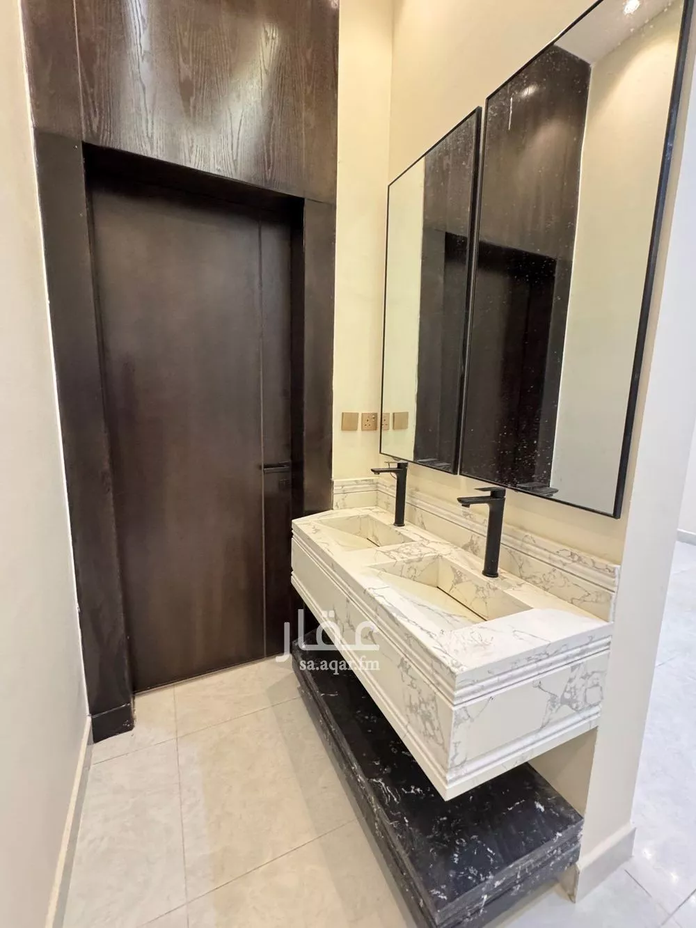 6 bedroom villa in Al Janadriyah 7