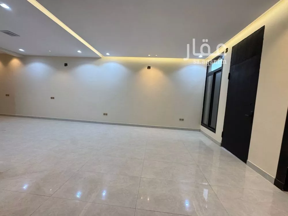 6 bedroom villa in Al Janadriyah 10