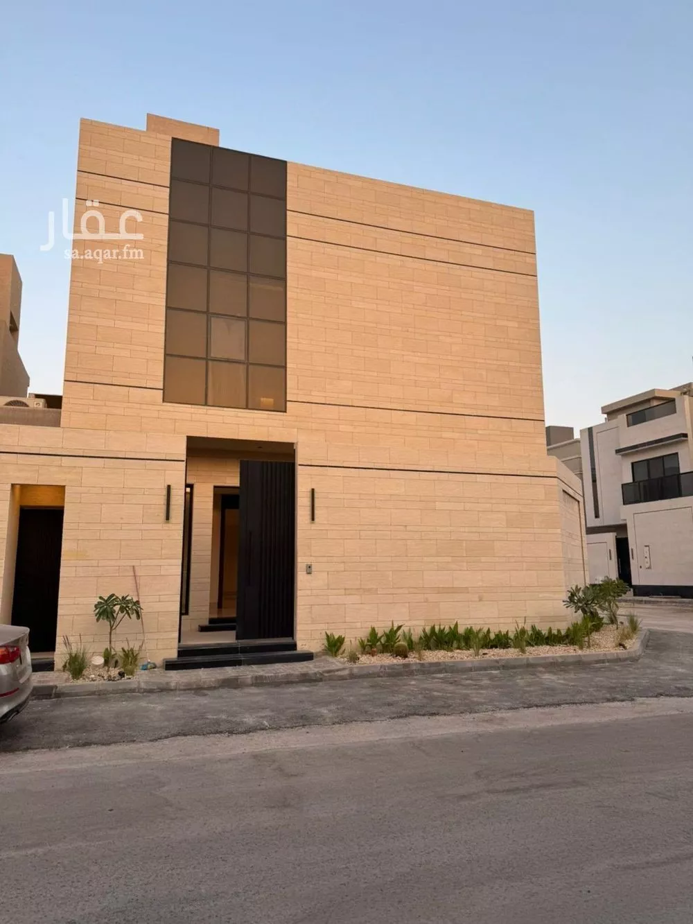 5 bedroom villa in Al Aridh 2
