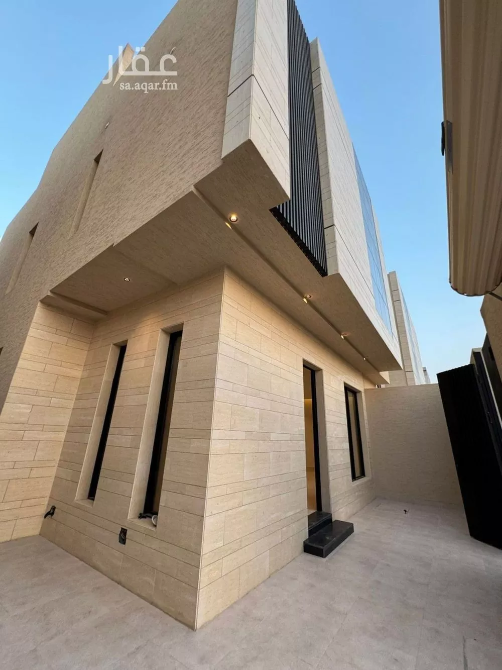 5 bedroom villa in Al Aridh 3