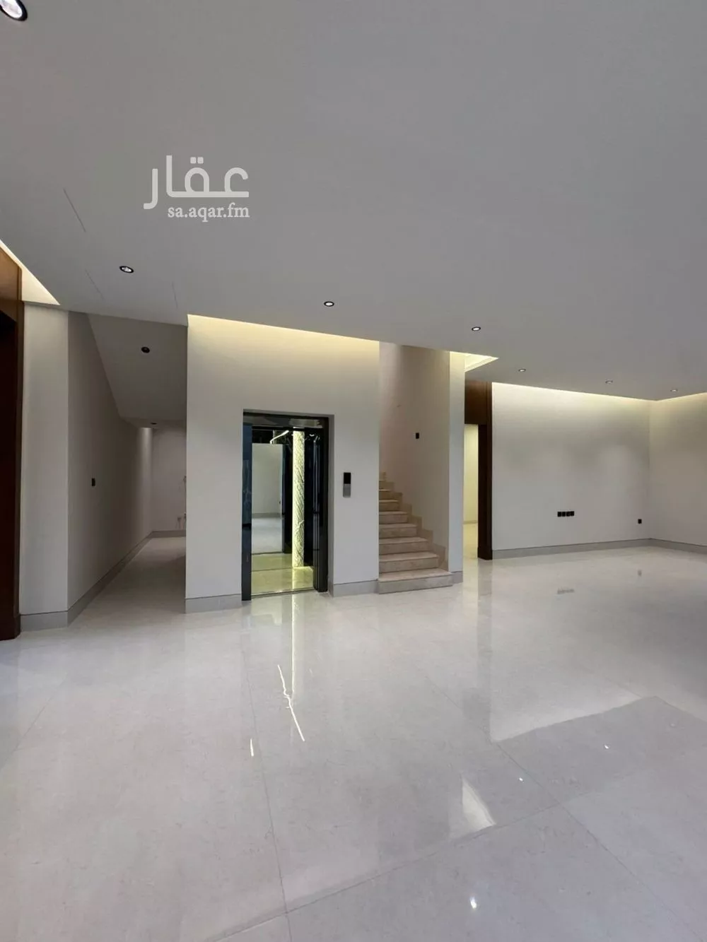 5 bedroom villa in Al Aridh 5
