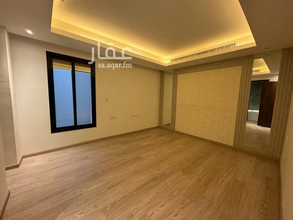 فيلا 4 غرف في العارض 9