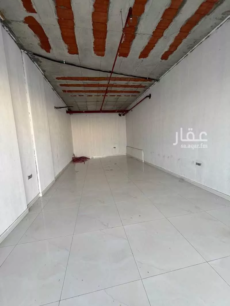 محل 600 م² في خاخ 3