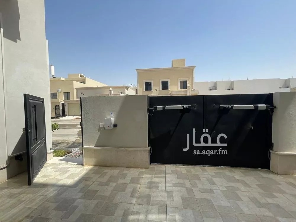 8 bedroom villa in Al Mahdiyyah 6