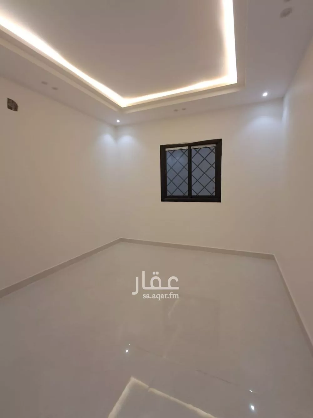 فيلا 4 غرف في طيبة 9