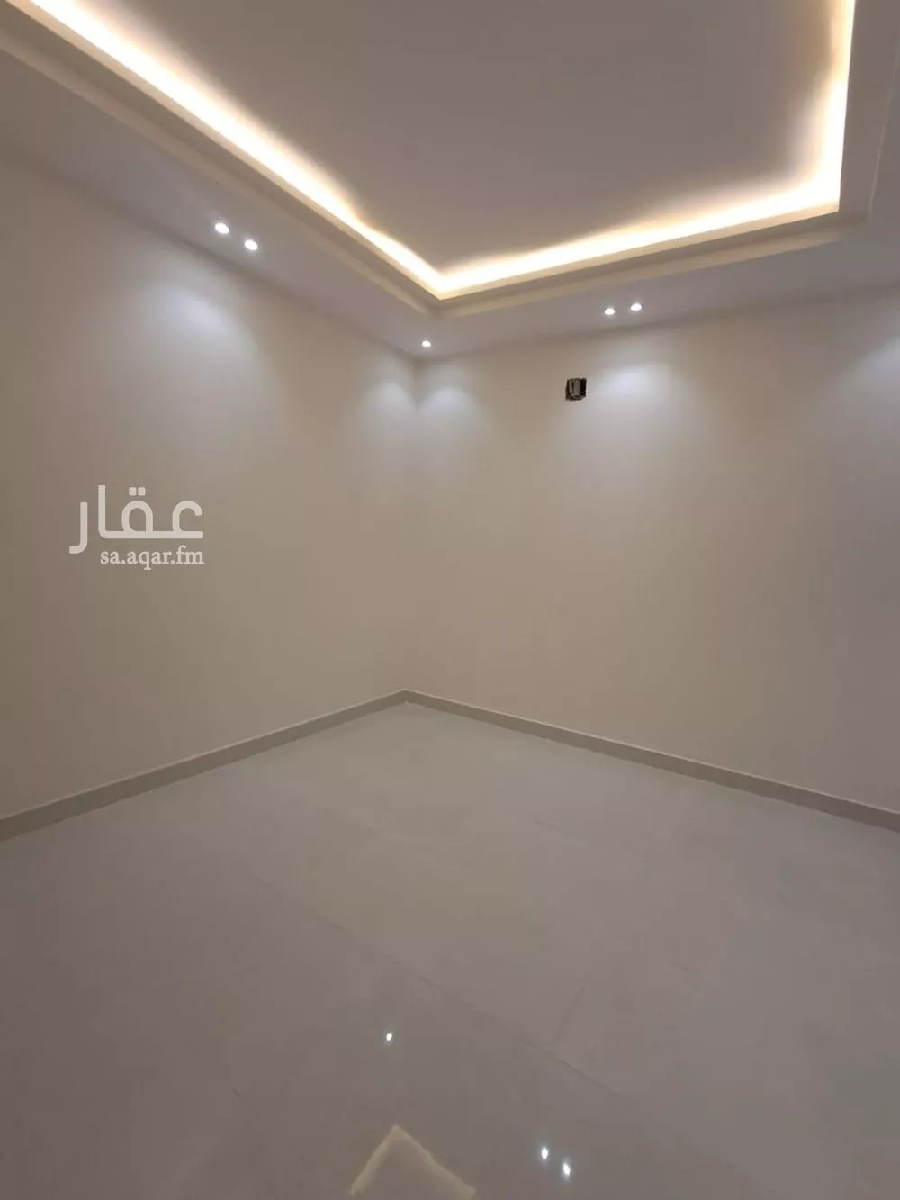 فيلا 4 غرف في طيبة 10