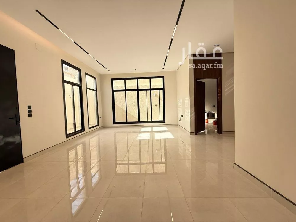 6 bedroom villa in Al Rimal 8