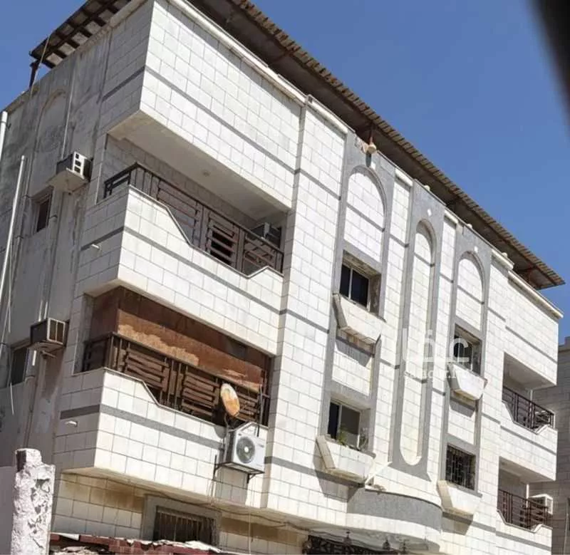 عمارة 624 م² في الصفا 4