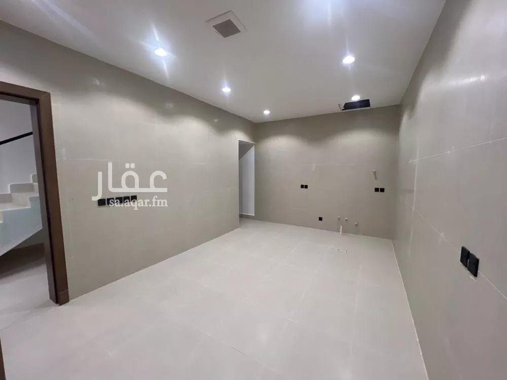 4 bedroom villa in Al Maizilah 10