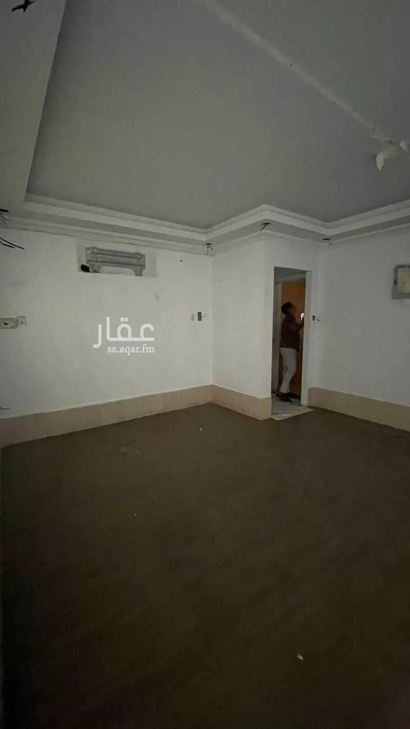 محل 97 م² في السلامة 2