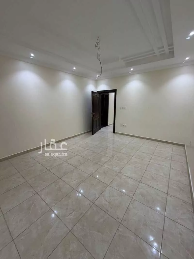 5 bedroom apartment in Al Hamdaniyah 6