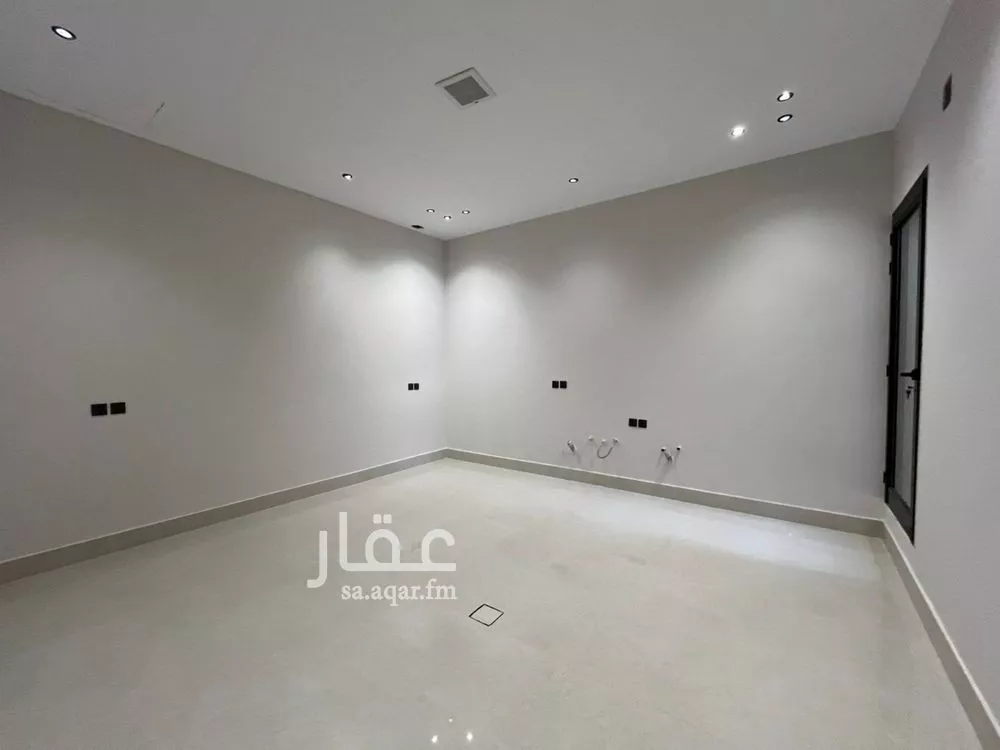 4 bedroom villa in Al Mahdiyyah 12