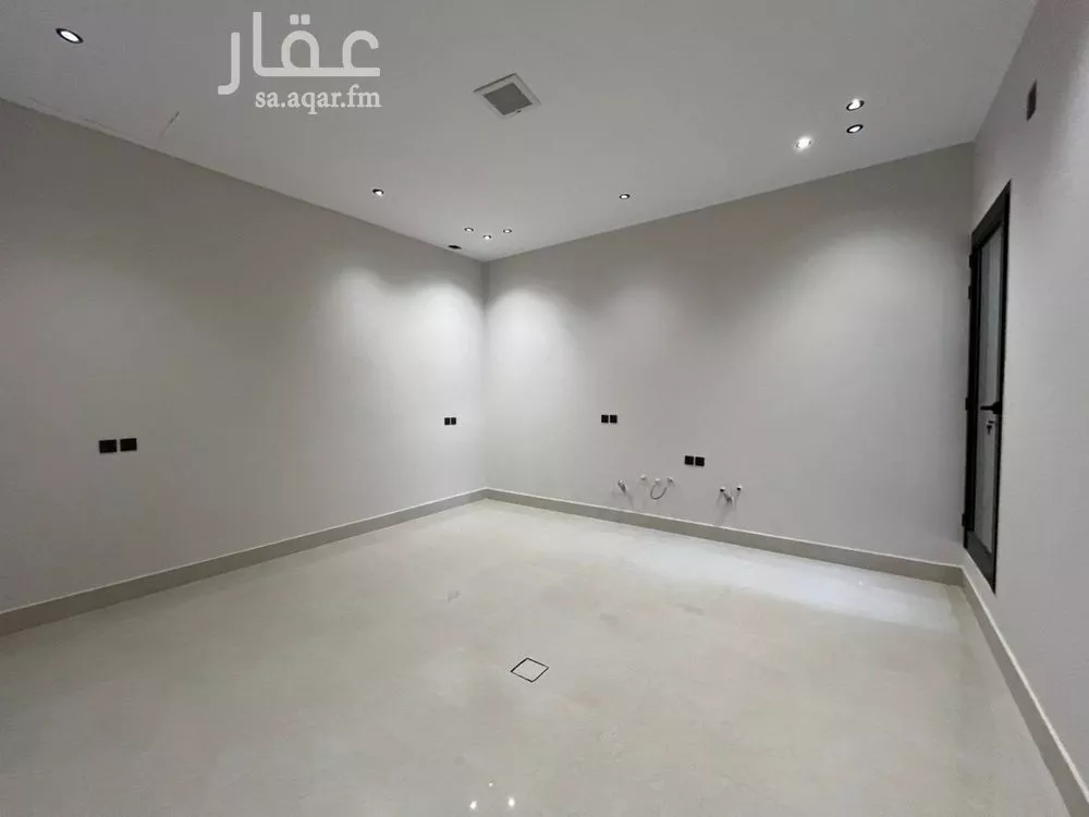 4 bedroom villa in Al Mahdiyyah 26
