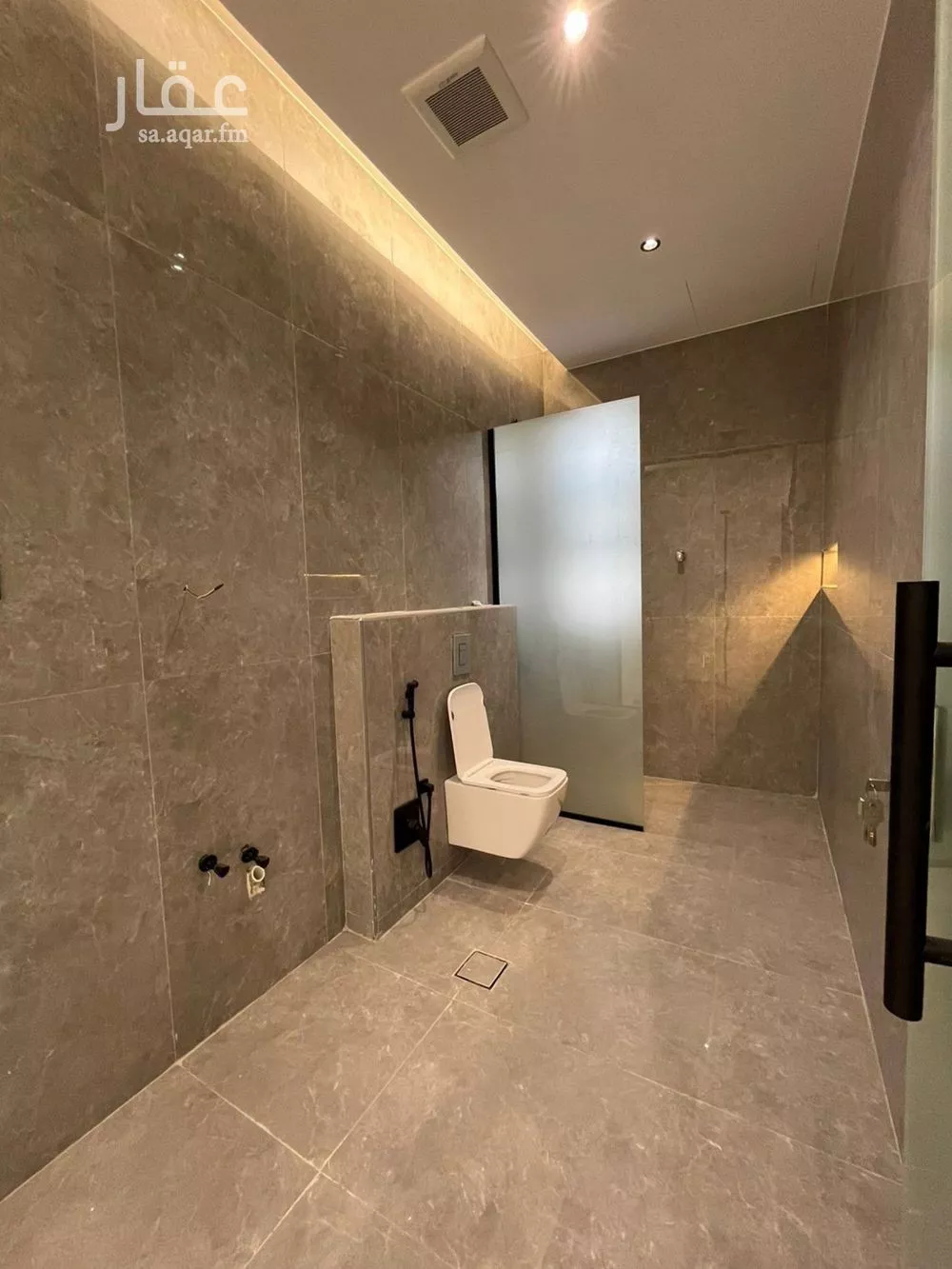 6 bedroom villa in Al Mahdiyyah 12