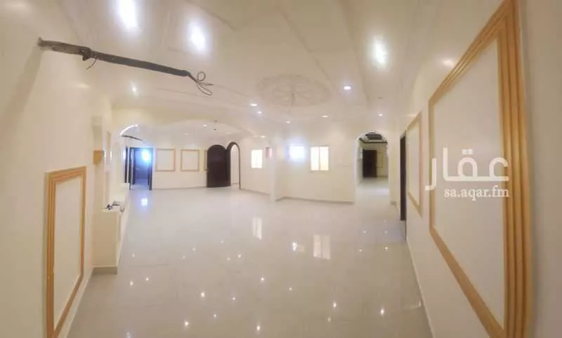 6 bedroom apartment in Al Hamdaniyah 6