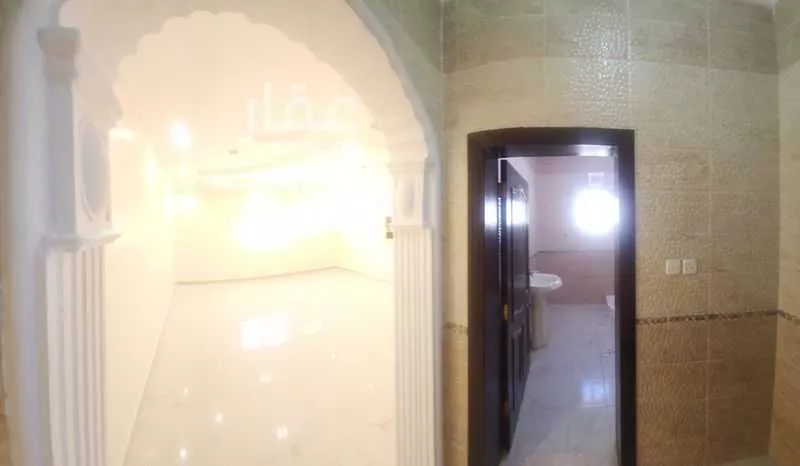 6 bedroom apartment in Al Hamdaniyah 10