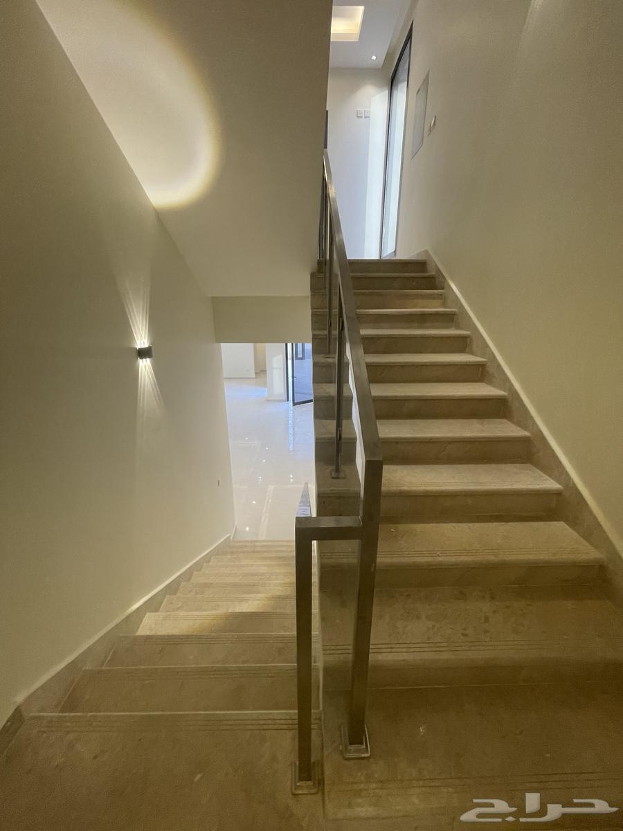 3 bedroom villa in Al Janadriyah 16