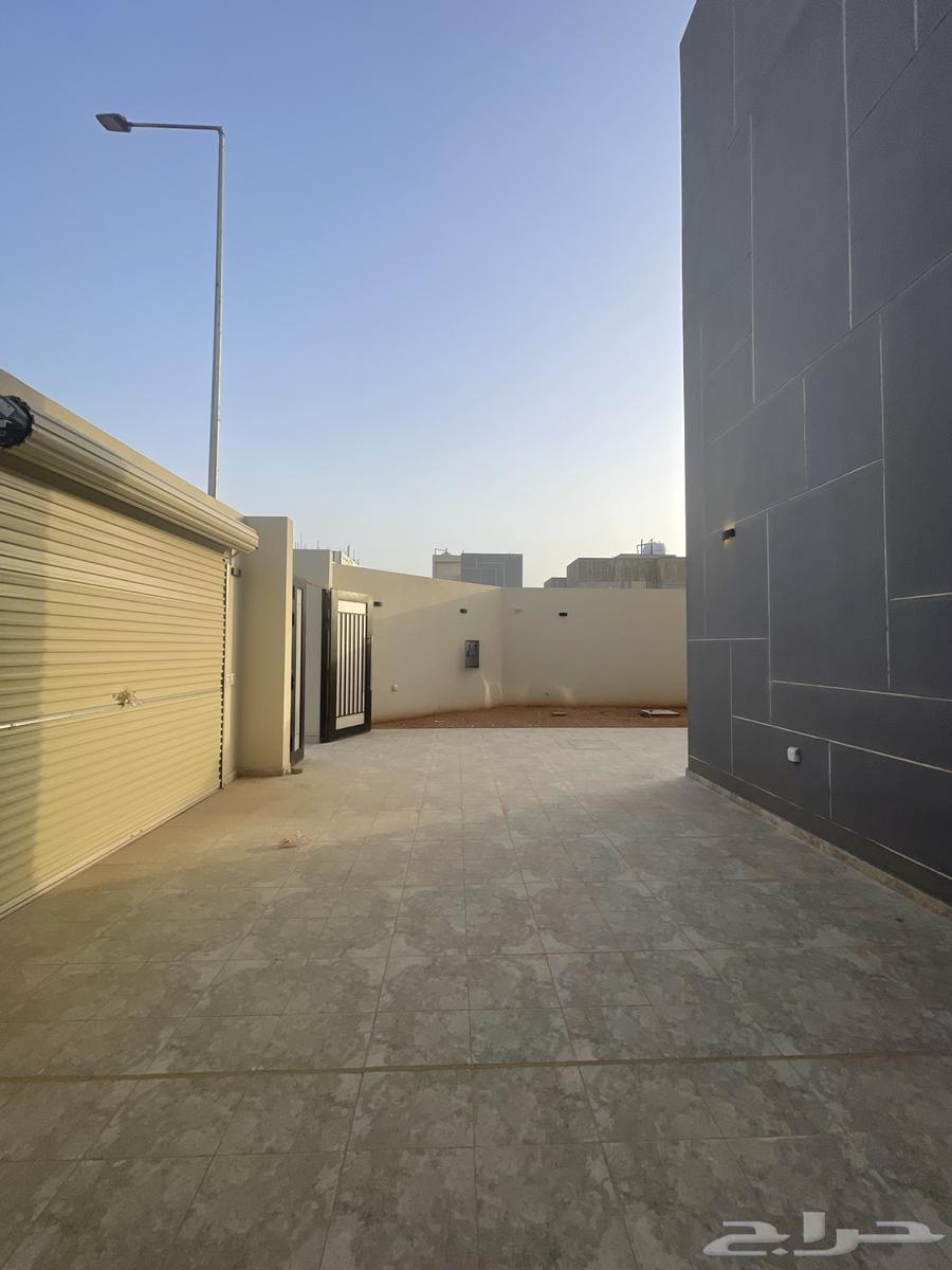 3 bedroom villa in Al Janadriyah 4