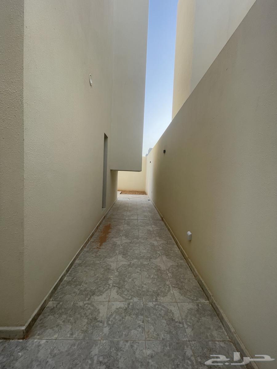 3 bedroom villa in Al Janadriyah 7