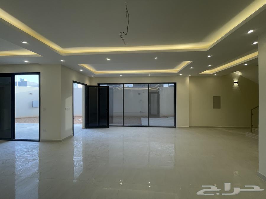 3 bedroom villa in Al Janadriyah 10