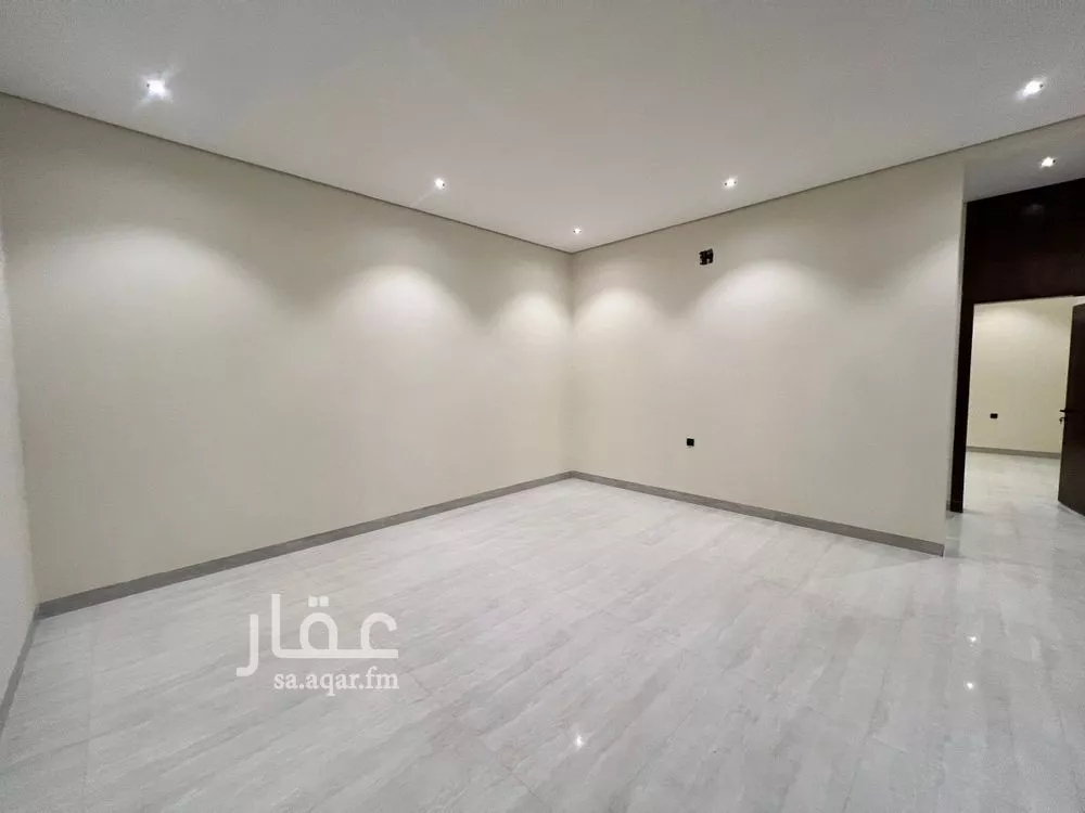 فيلا 4 غرف في الجنادرية 11