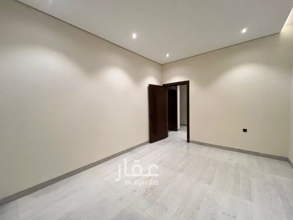 فيلا 4 غرف في الجنادرية 12