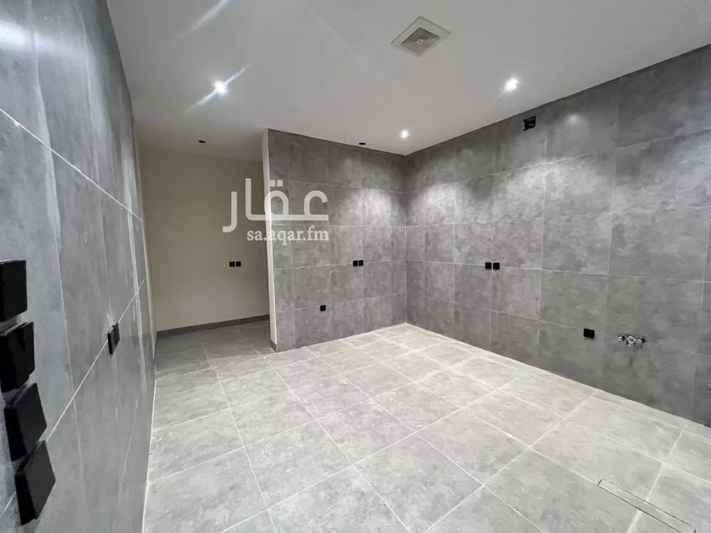 فيلا 4 غرف في الجنادرية 8